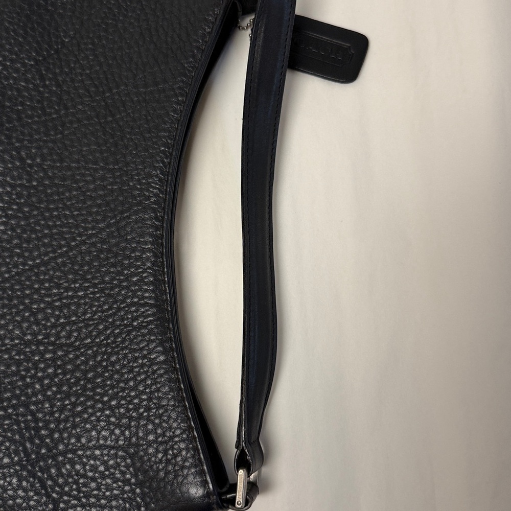 Vintage Coach Black Leather Crossbody Bag w/adjustable strap - Picture 9 of 13